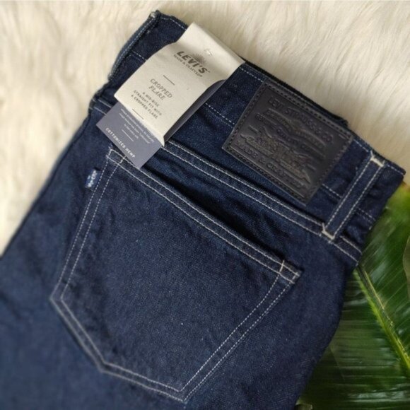 Levi's  Crop Flare Jeans 31 Dark Wash  Made in Japan Made and Crafted NEW - Picture 9 of 12